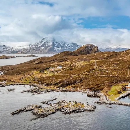 Amazing In Kvamsoy With House Sea View Sandvik (More og Romsdal)