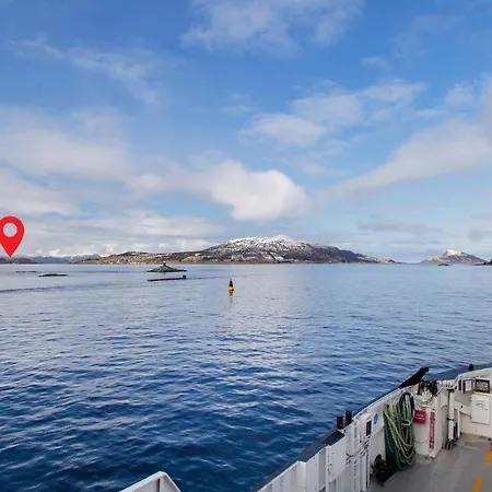 Amazing In Kvamsoy With House Sea View Дом отдыха Sandvik (More og Romsdal)