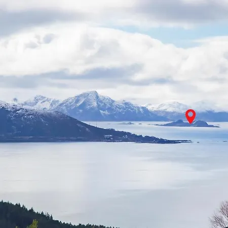 Amazing In Kvamsoy With House Sea View Дом отдыха Sandvik (More og Romsdal)