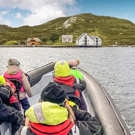 Amazing In Kvamsoy With House Sea View Sandvik (More og Romsdal)