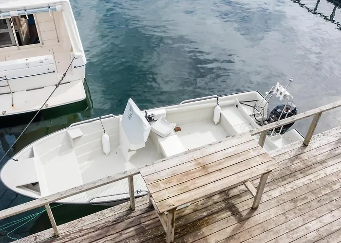 Kvamsoy Storholmen Tatil Evi Sandvik (More og Romsdal)